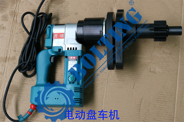 機車缸頭拉伸器，機車軸承座拉伸器、電動盤車機、風動盤車機已測試完畢